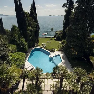 https://villa-vittoria-gardone-riviera.it-lombardy.com